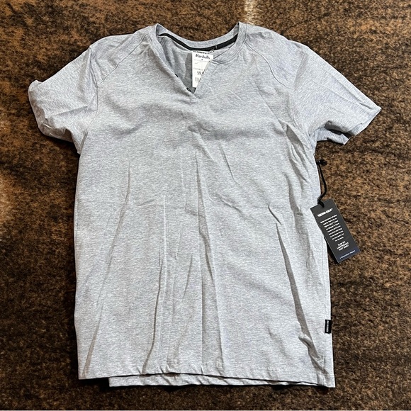 Men’s Henley-styled Kenneth Cole Short-sleeve - Picture 2 of 5